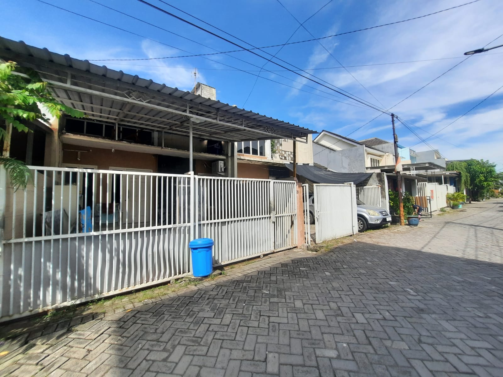 Dijual rumah murah di Medokan Ayu Rungkut Surabaya harga Rp 520 juta. LT 93 m², 2 KT, 1 KM, SHM, akses mobil, dekat MERR. Cek spesifikasinya!